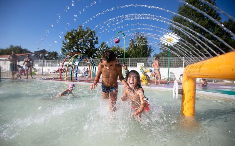 Camping Officiel Siblu Le Pipiou Villa Parentis-en-Born Bagian luar foto