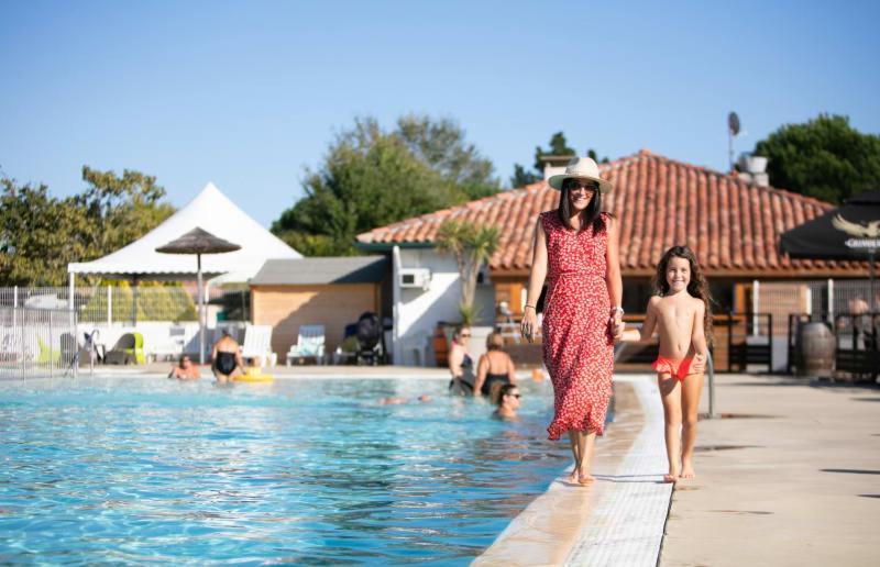 Camping Officiel Siblu Le Pipiou Villa Parentis-en-Born Bagian luar foto